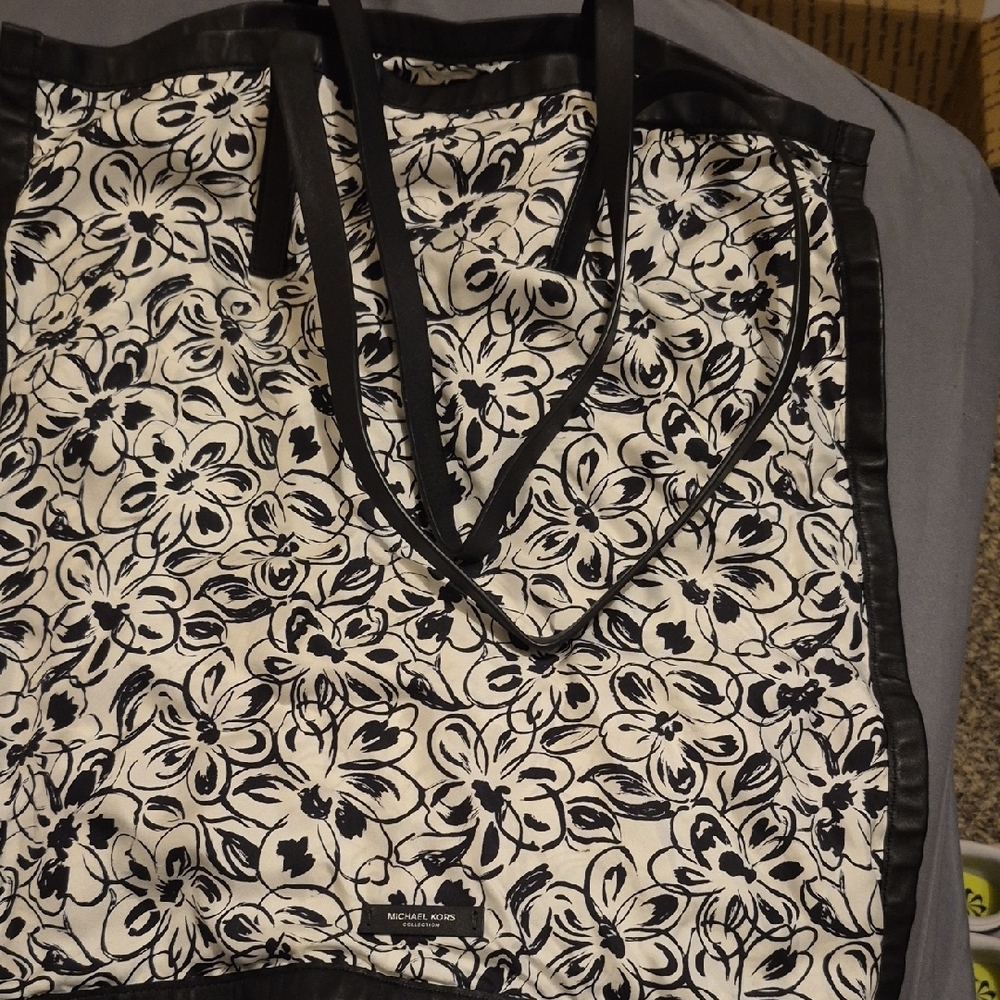 Michael Kors Black and White Graphic Tie Front Tank Top